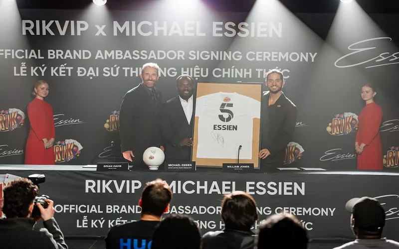 Michael Essien là ai – Nhìn lại sự nghiệp của một chiến binh thực thụ